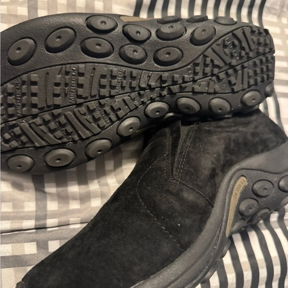 Merrell Black Slip-On Loafers. Great condition.